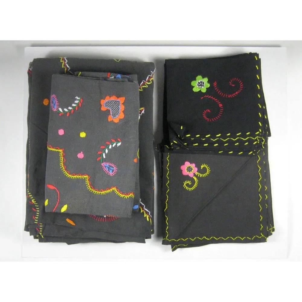 Tablecloth Napkin Set 16 Black Stitching Flowers Floral Cotton 72 x 53 In Stain